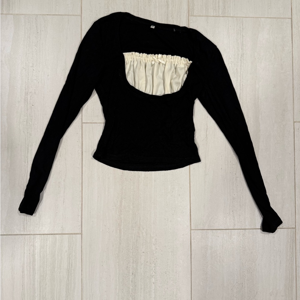 Black Long-Sleeve Women's Top with Cream Ruching‎ size Small